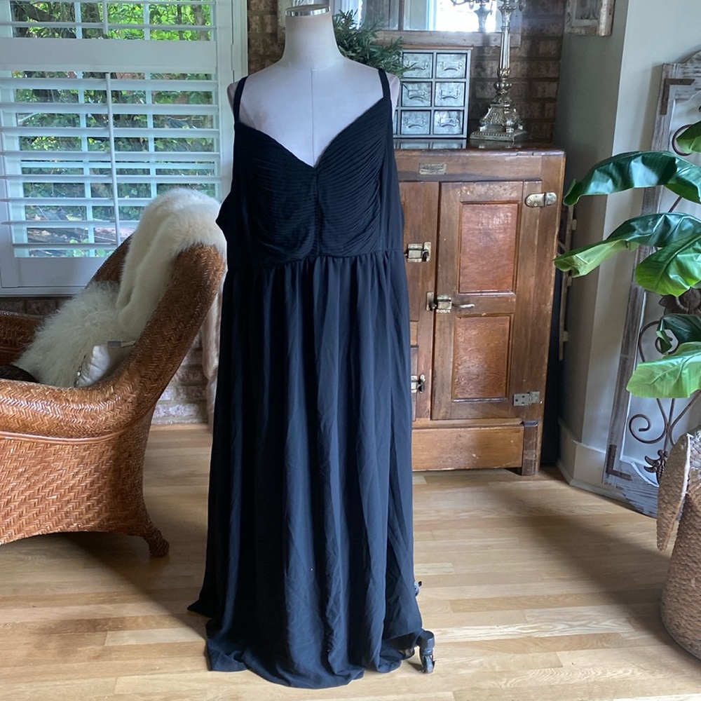 TORRID BLACK CHIFFON MAXI PLEATED DRESS 5 X 28 NEW